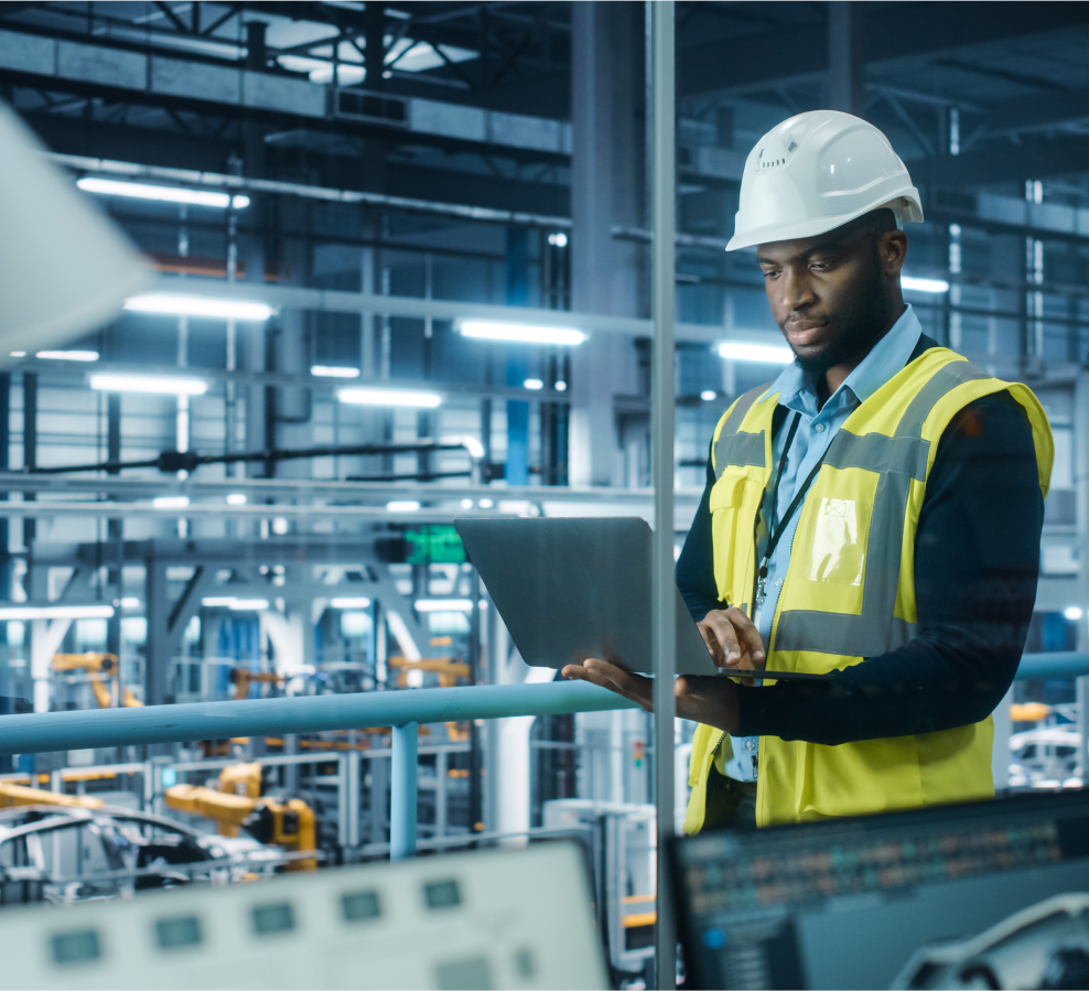 hardhat-worker-with-laptop